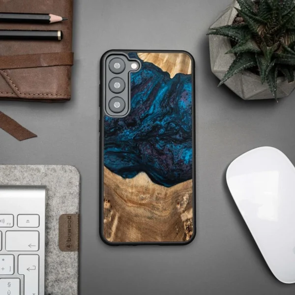 Wood and resin case for Samsung Galaxy S23 Plus Bewood Unique Neptune - navy blue and black