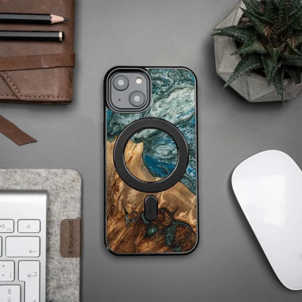 Wood and resin case for iPhone 15 Plus MagSafe Bewood Unique Planet Earth - blue-green