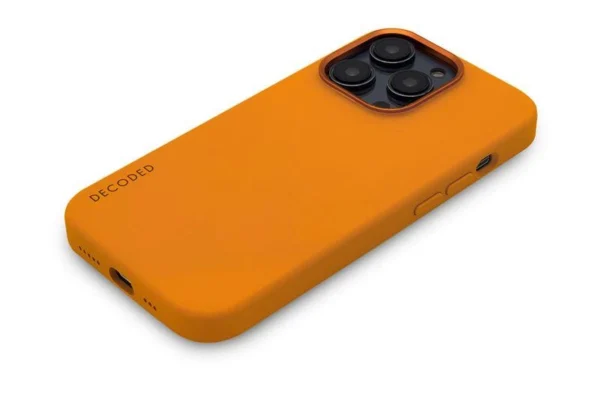 Decoded Silicone Case with MagSafe for iPhone 14 Pro Max - orange