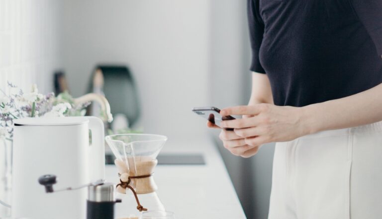 Recension - iPhone 13 Pro Max Liquid Crystal Skal