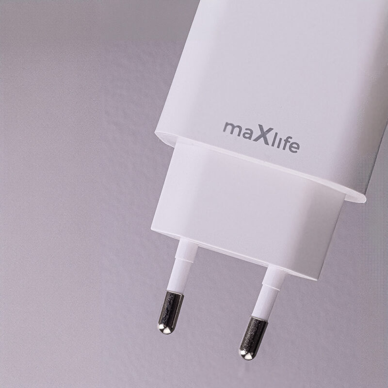 Maxlife MXTC-06-20AC PD QC charger 1x USB-C 1x USB 20W white + USB-C - Lightning cable 20W - Bild 6