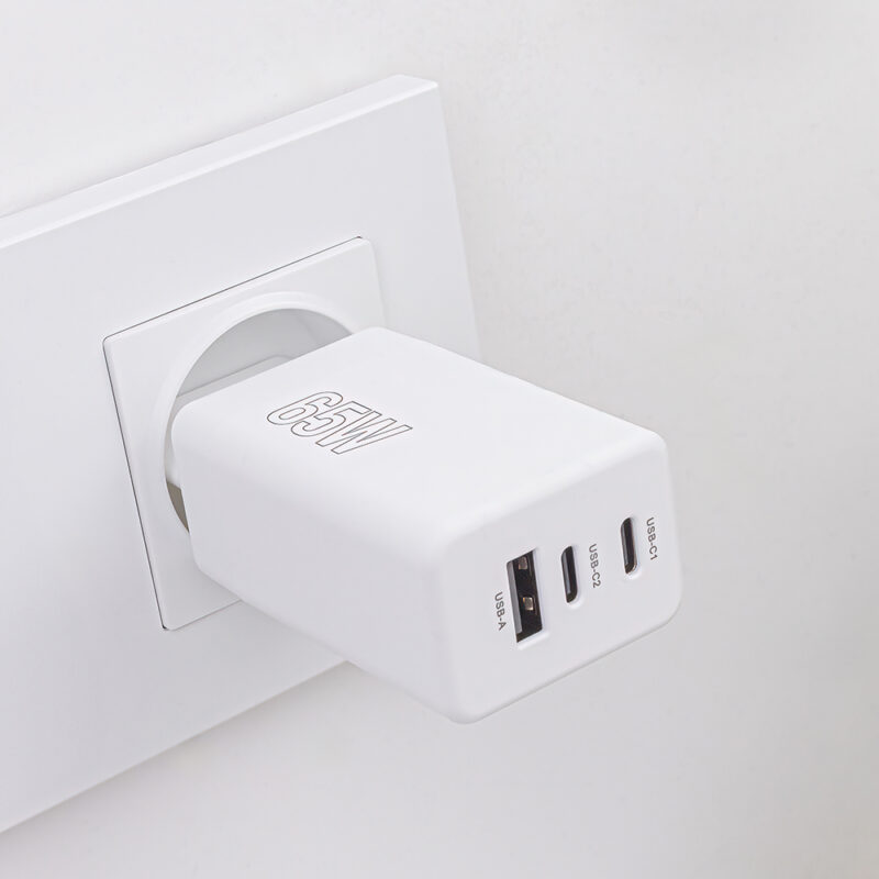 Maxlife MXTC-08-65ACC PD QC charger 2x USB-C 1x USB 65W white - Bild 8