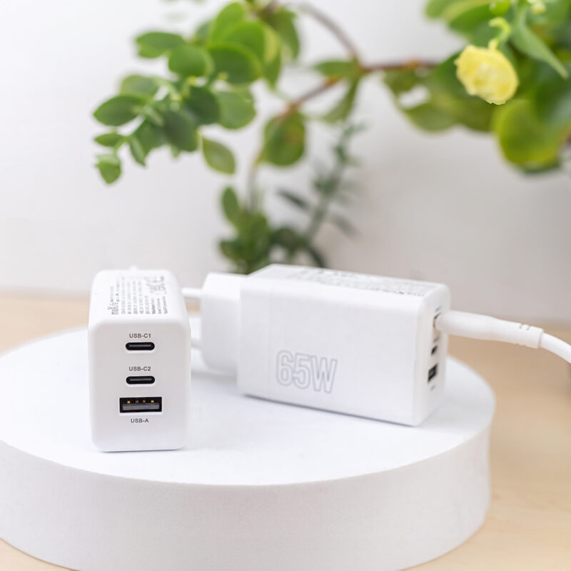 Maxlife MXTC-08-65ACC PD QC charger 2x USB-C 1x USB 65W white - Bild 10