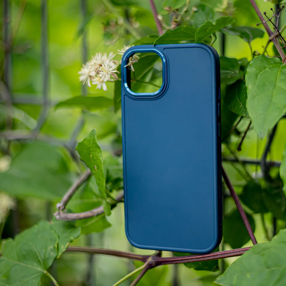 Satinfodral för iPhone 15 Pro 6,1″ mörkblått