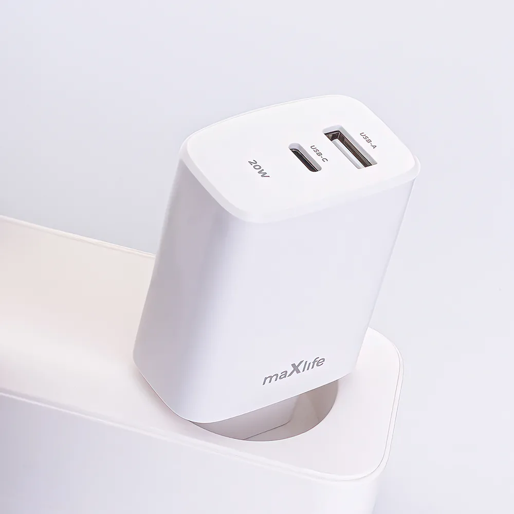 Maxlife MXTC-10-20AC PD QC charger 1x USB-C 1x USB 20W white