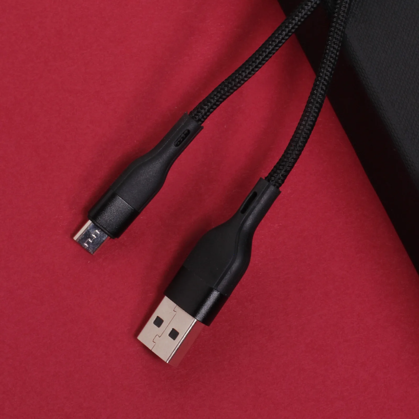 Maxlife MXUC-07 kabel USB – microUSB 1,0 m 2,4A svart nylon