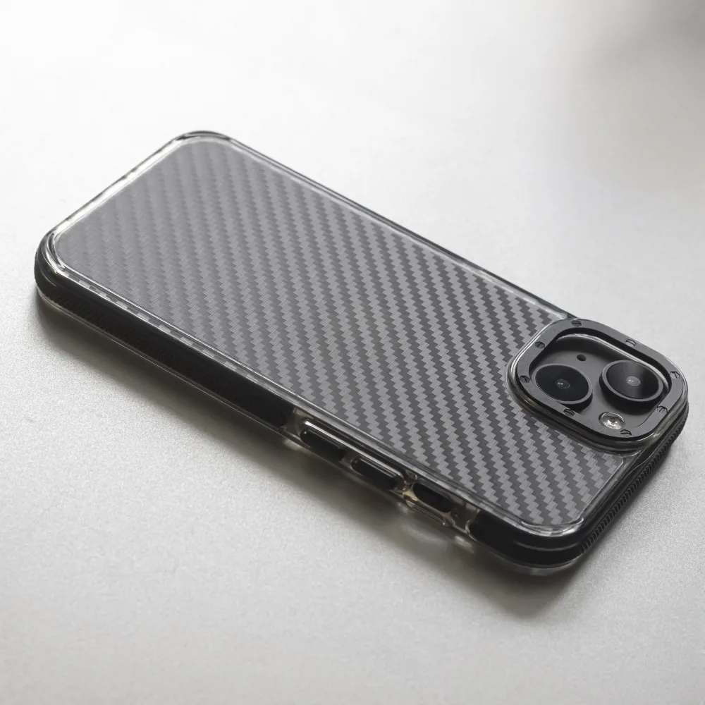 Akrylfodral med kolfiberdesign för iPhone 12 / 12 Pro 6,1″ svart