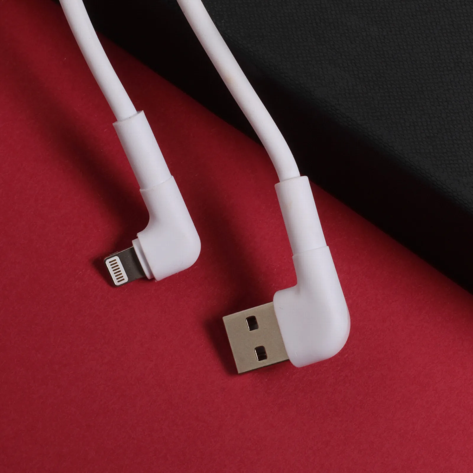 Maxlife MXUC-09 vinklad USB-Lightning-kabel 1,0 m 2,4A vit