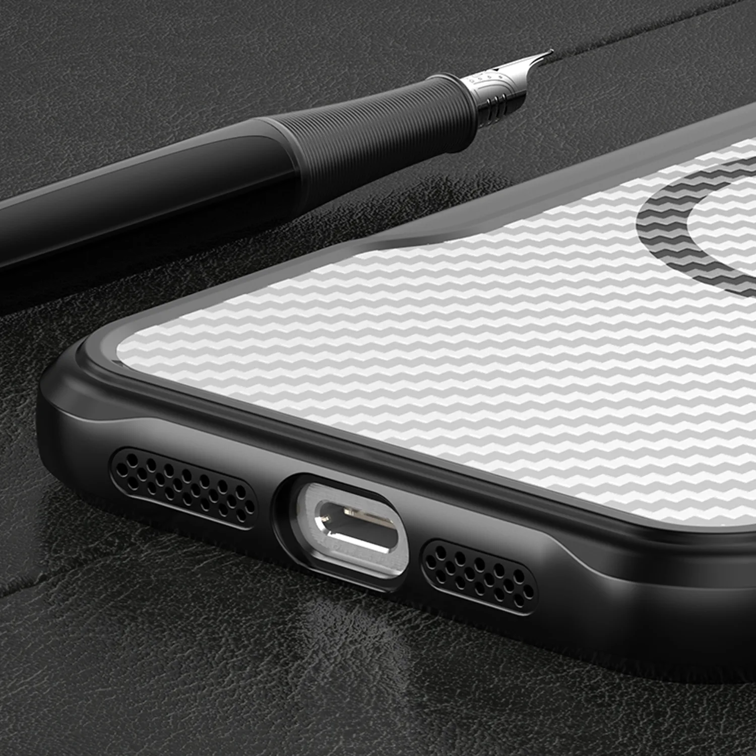 Defender Carbon Mag case for iPhone 11 black