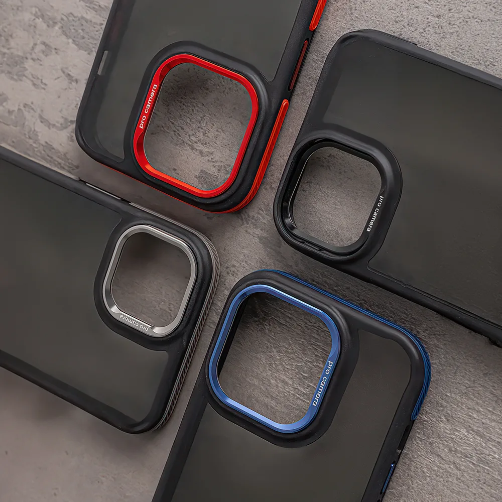 Kristallsvart fodral för iPhone 13 / 14 6,1″ röd