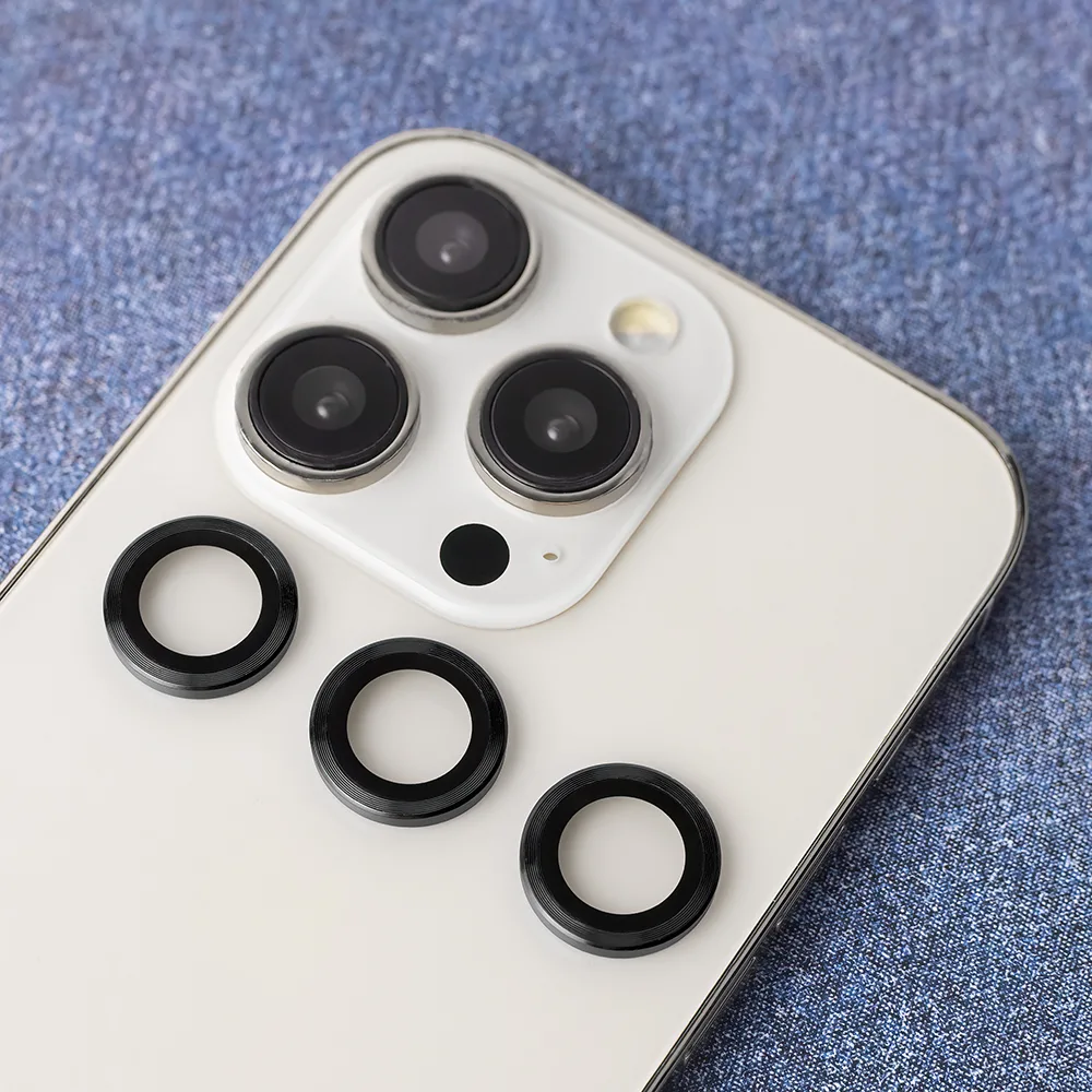 Set of lens glasses for iPhone 17 black frame
