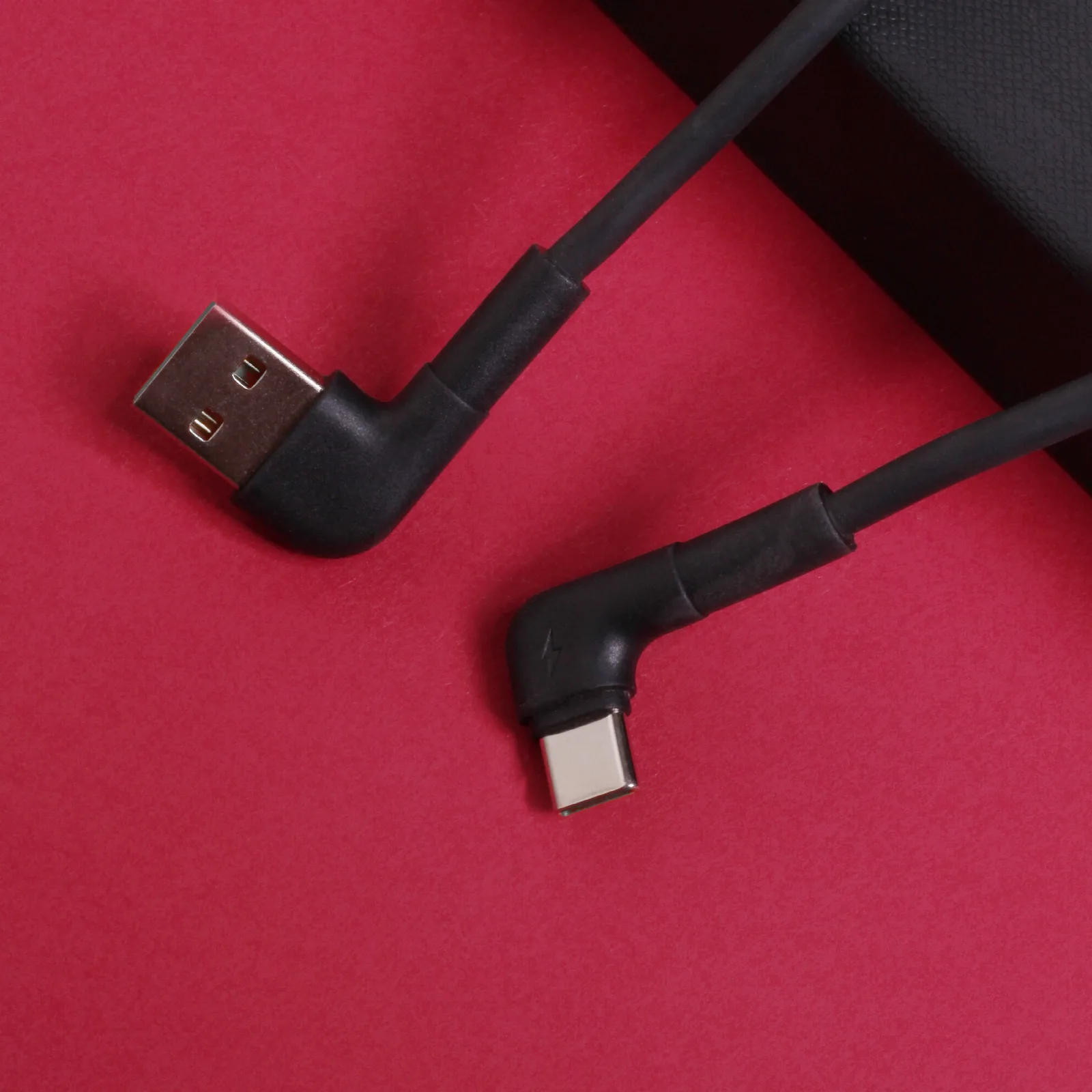 Maxlife MXUC-09 angle cable USB – USB-C 1,0 m 3A black