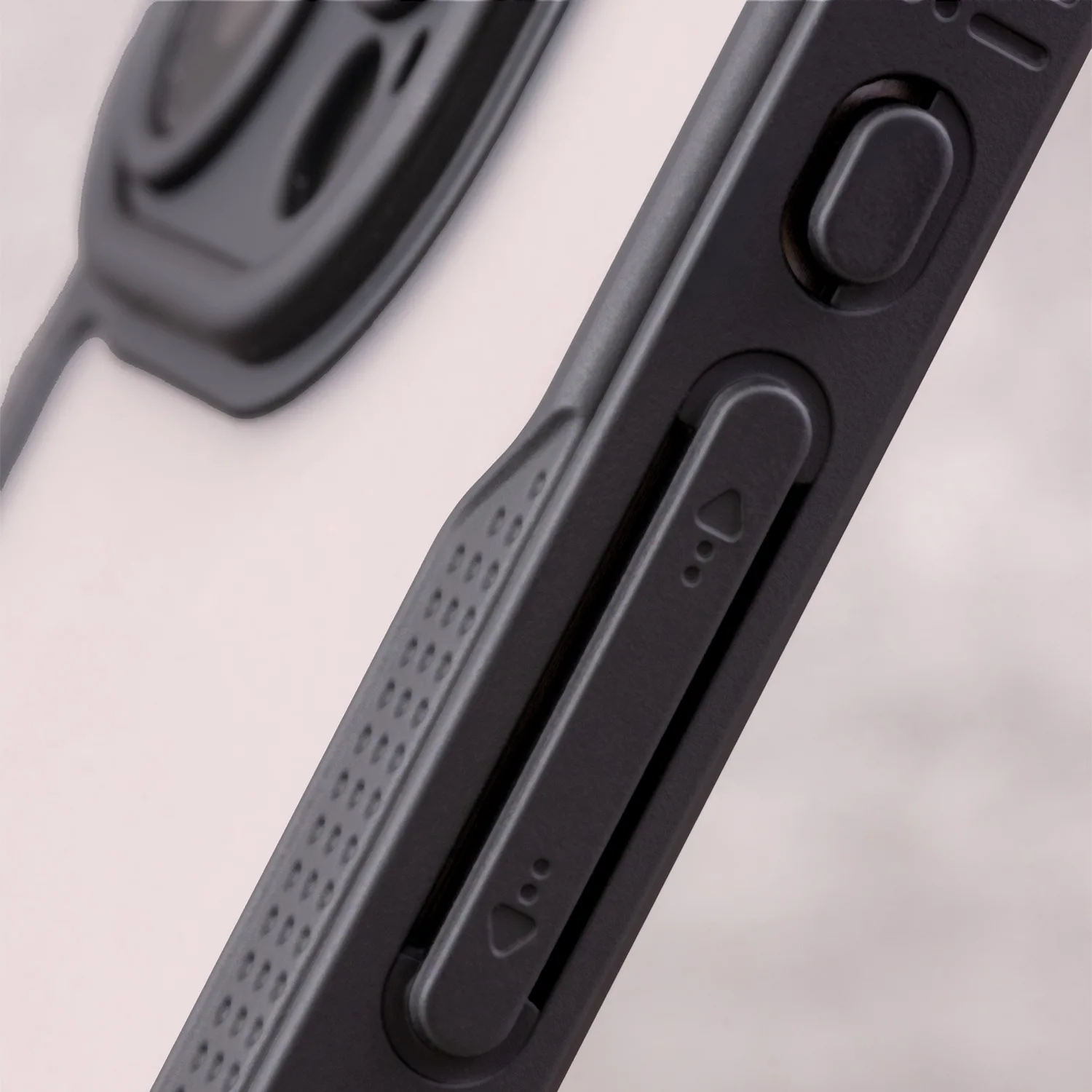 Defender Matt case for iPhone 16 6,1″ black
