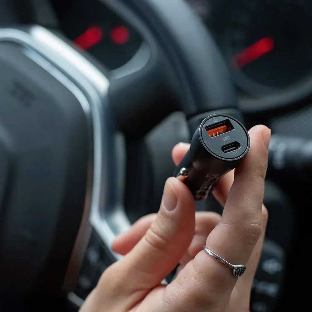 Maxlife MXCC-04 PD QC car charger 1x USB-C 1x USB 20W black