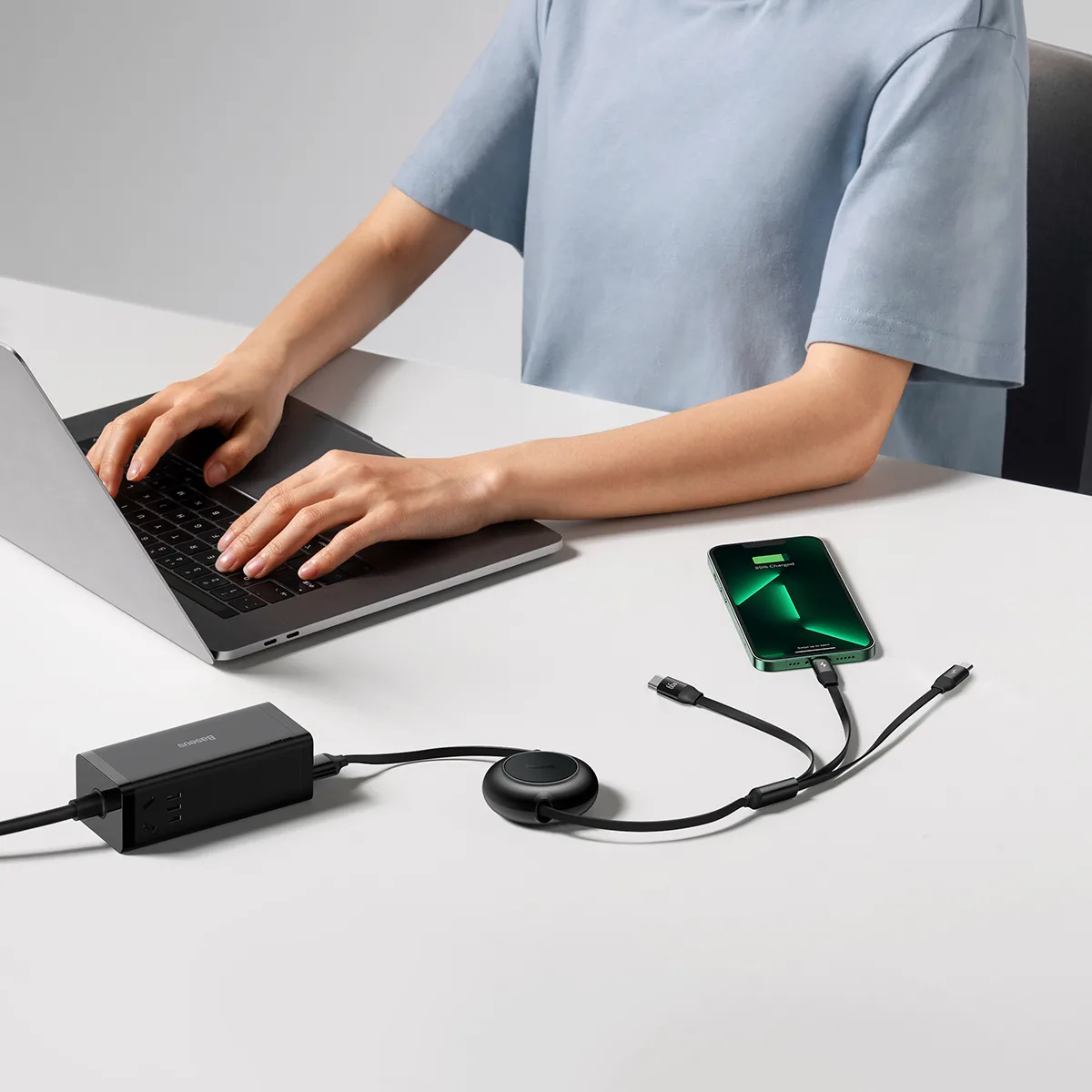 Baseus sladd Bright Mirror 2 3-i-1 USB – micro USB + Lightning + USB-C 1,1 m 66W svart upprullbar