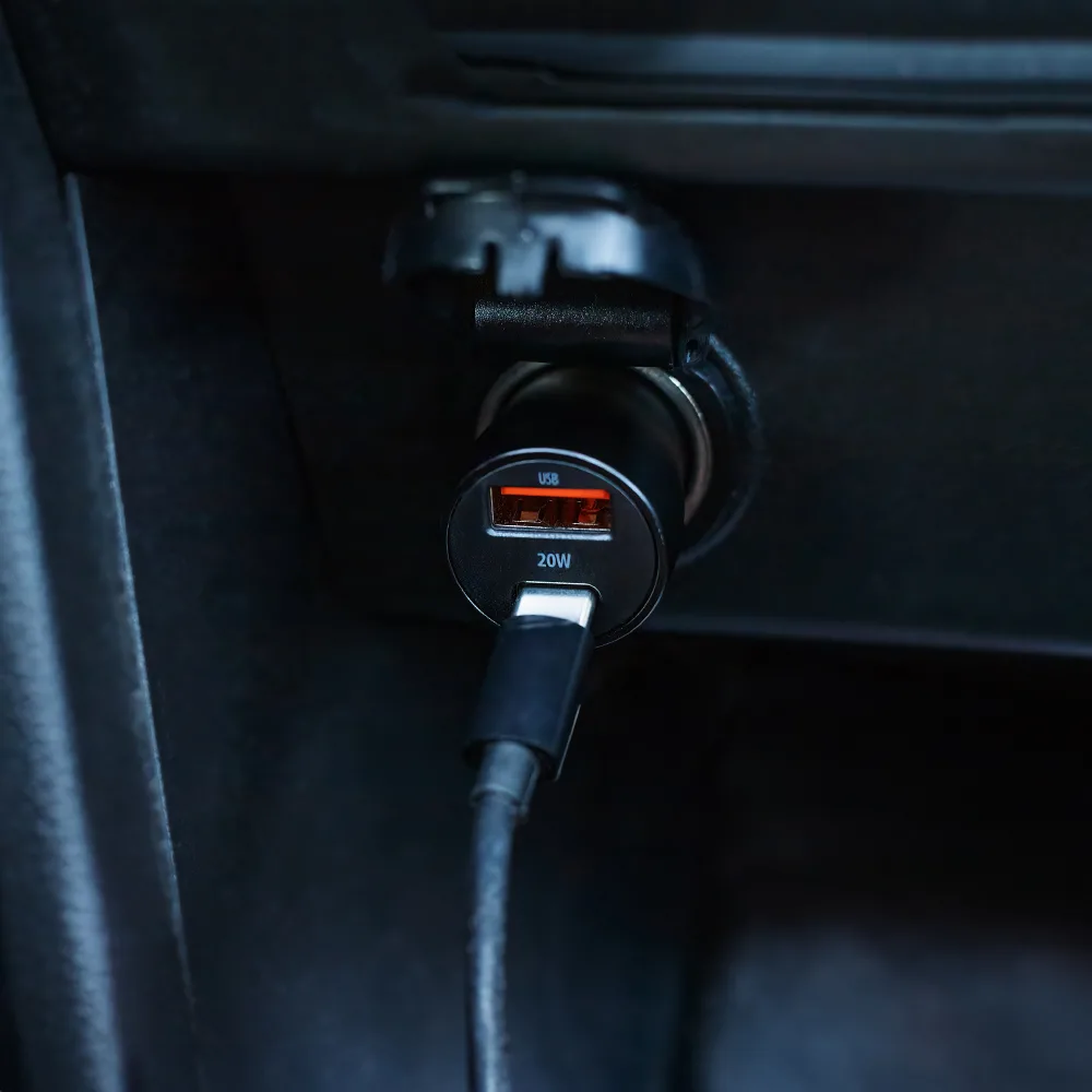 Maxlife MXCC-04 PD QC car charger 1x USB-C 1x USB 20W black